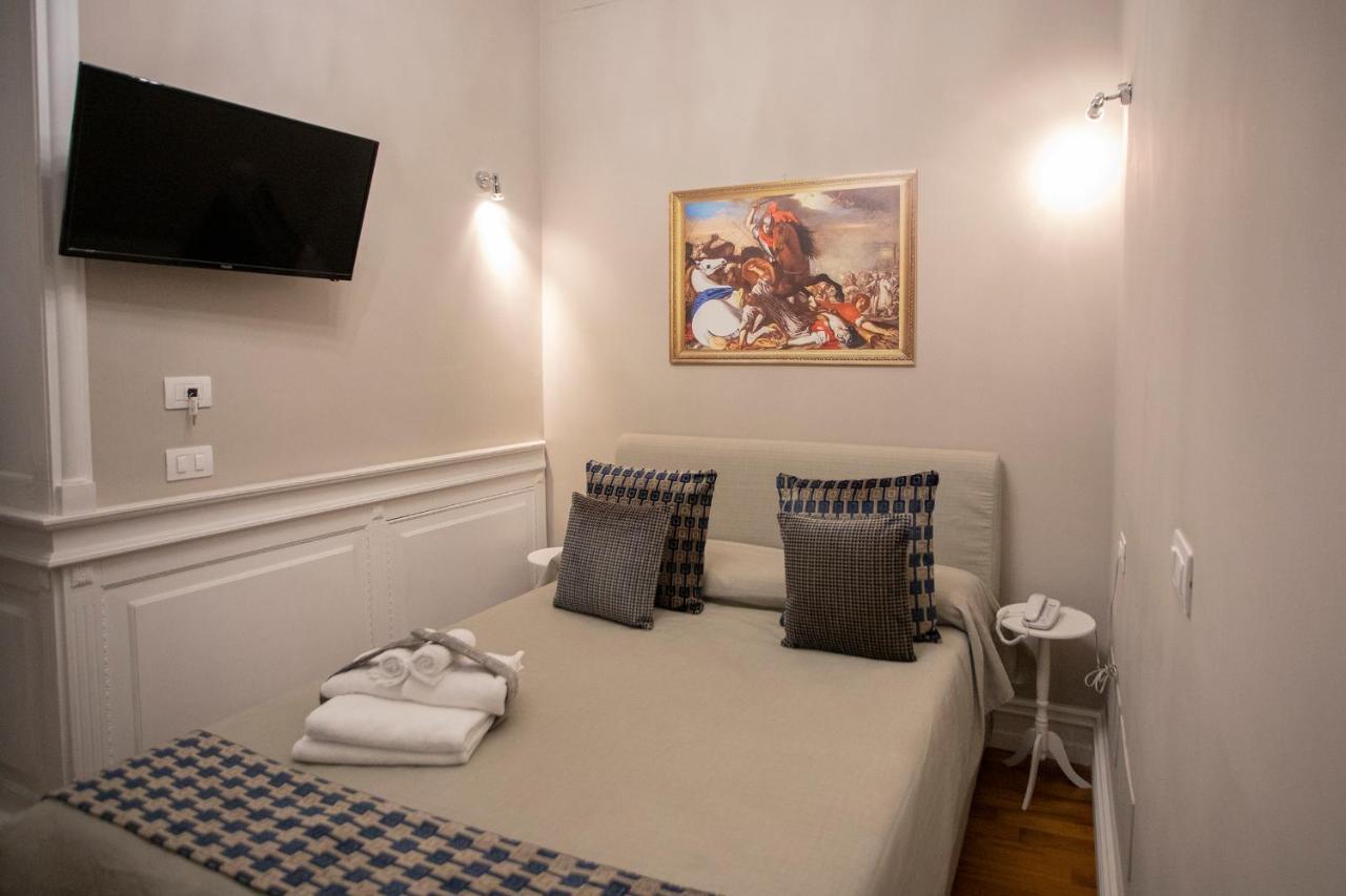 Leone Camere D'Autore - Chiaia Naples Luaran gambar