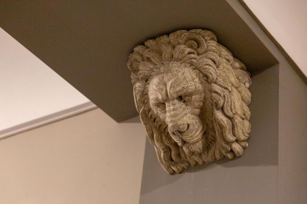Leone Camere D'Autore - Chiaia Naples Luaran gambar