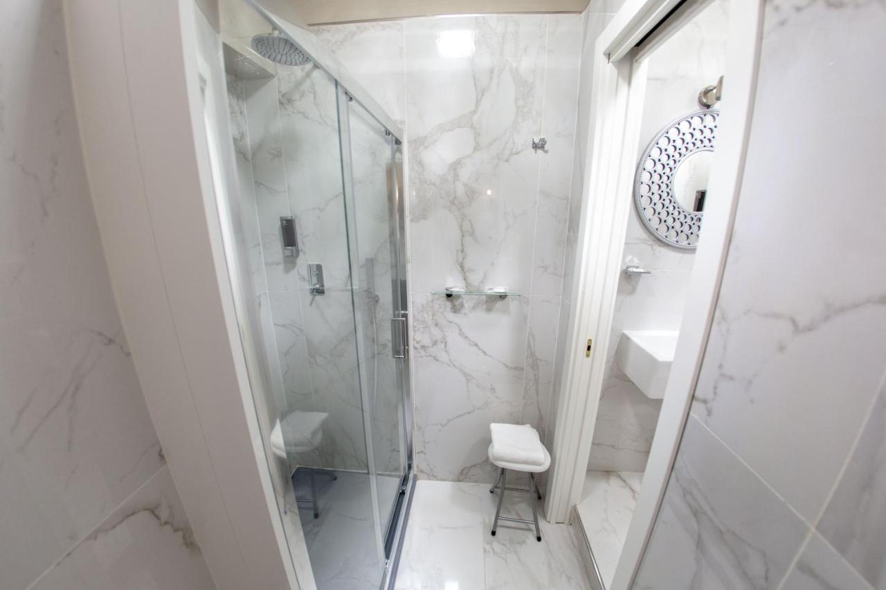 Leone Camere D'Autore - Chiaia Naples Luaran gambar