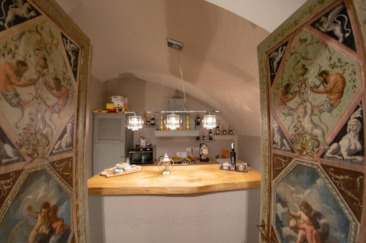 Leone Camere D'Autore - Chiaia Naples Luaran gambar